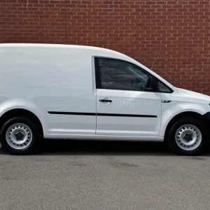 2016 Volkswagen Caddy 2.0 TDI C20 BlueMotion Tech Startline SWB Euro 6 (s/s) 5dr Panel Van - Image 4
