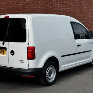 2016 Volkswagen Caddy 2.0 TDI C20 BlueMotion Tech Startline SWB Euro 6 (s/s) 5dr Panel Van - Image 5