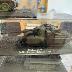 11 x Armoured Military Tanks all boxed as new - Image 8