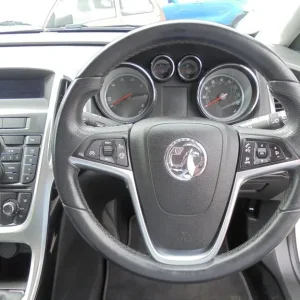 2013 Vauxhall Astra 2.0 CDTi 16V EcoFLEX SRi 5-door Hatchback Diesel Manual - Image 4