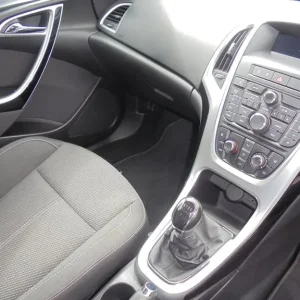 2013 Vauxhall Astra 2.0 CDTi 16V EcoFLEX SRi 5-door Hatchback Diesel Manual - Image 6