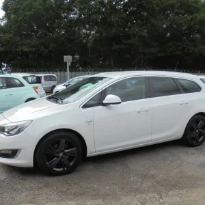 2013 Vauxhall Astra 2.0 CDTi 16V EcoFLEX SRi 5-door Hatchback Diesel Manual - Image 7
