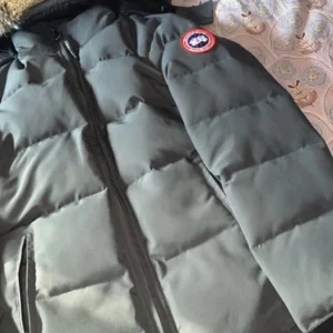 Grey winter coat - Image 4