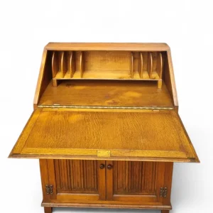 Vintage Light Oak Linenfold Front Bureau with Fitted Interior - Image 2