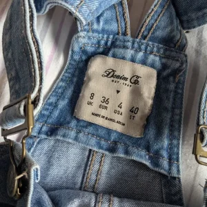 Denim dungaree dress - Image 2