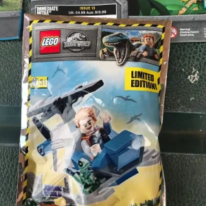 3 X Lego Jurassic World Magazines & 3 Sealed Mini Bags - Image 5