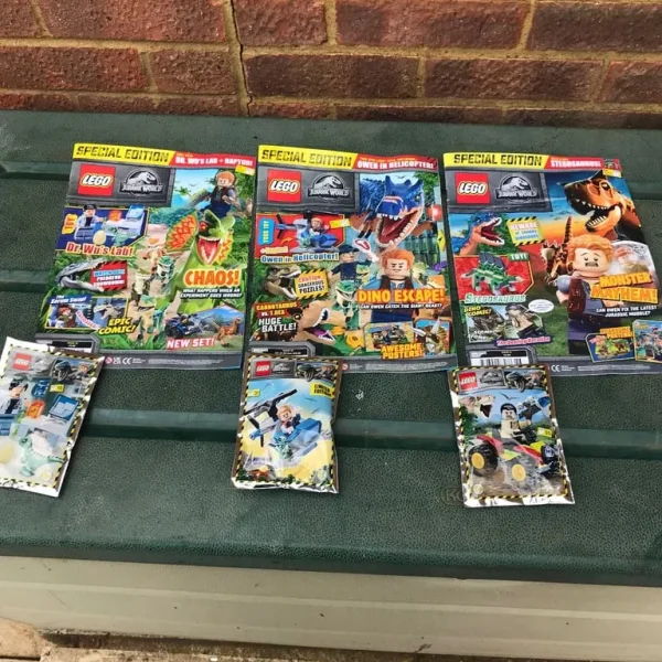 3 X Lego Jurassic World Magazines & 3 Sealed Mini Bags