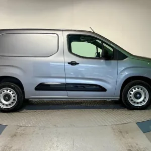 2025 Vauxhall Combo 1.5 Turbo D 2300 Prime Panel Van 5dr Diesel Manual Swb Euro 6 - Image 2