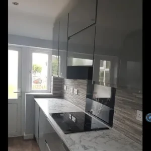 3 bedroom semi-detached house with conservatory and garage - Image 6