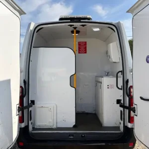 Renault Master 2.3 Welfare Van Camper FWD LM35 dCi 135 Business MY19 - Image 4