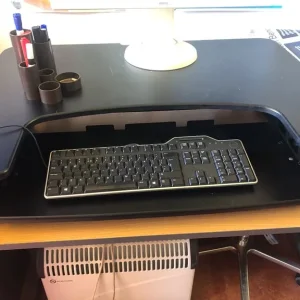 Standing desk - Image 2