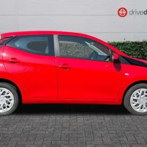 2021 Toyota Aygo 1.0 VVT-i X-Play Hatchback - Image 2