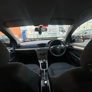 Vauxhall Astra 1.4 petrol 2007 hatchback - Image 8