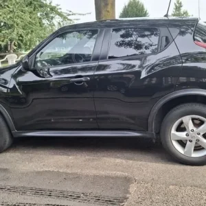 Nissan Juke 2010 5-door manual hatchback - Image 3