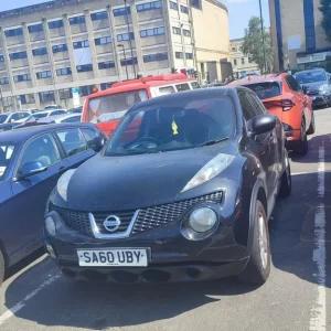 Nissan Juke 2010 5-door manual hatchback