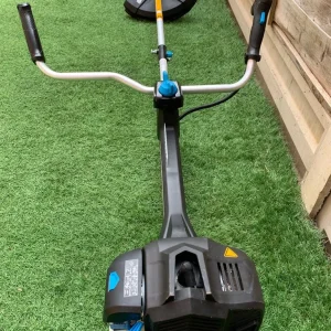 Mac Allister petrol brush cutter / strimmer - as new - Image 7