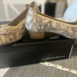 Pavers Shoes Size 5 - Image 3