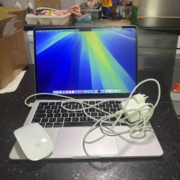 MacBook M2 (2022) 13 inch laptop