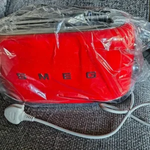 Red SMEG 4-slice toaster, unused, in original box - Image 2