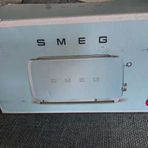 Red SMEG 4-slice toaster, unused, in original box - Image 5