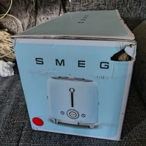 Red SMEG 4-slice toaster, unused, in original box - Image 6