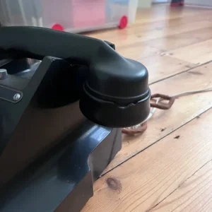 Vintage Bakerlite telephone - Image 2