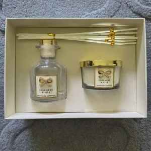 Candle and diffuser gift set