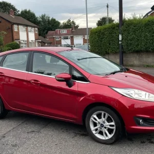 2016 Ford Fiesta Zetec hatchback manual - Image 3