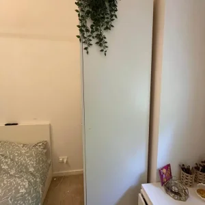 Modern White Wardrobe with Hanging Rail and Adjustable Shelves - Image 4