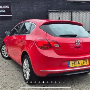 Vauxhall Astra hatchback 2014 manual 1686cc 5-door - Image 5