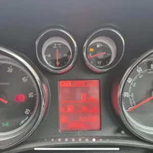 Vauxhall Astra hatchback 2014 manual 1686cc 5-door - Image 6