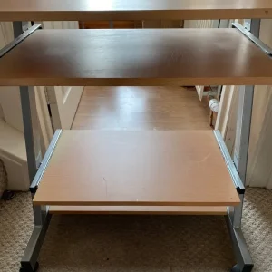 Computer desk - Image 2