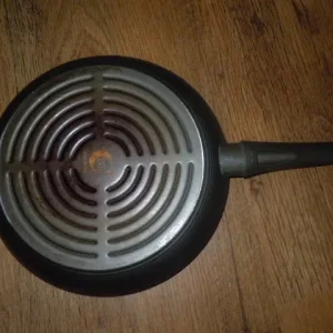 2 Circulon Pots and Frying Pan - Image 5