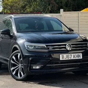 2017 Volkswagen Tiguan 2.0 TDI R-Line SUV 5dr Diesel DSG Euro 6 - Image 4