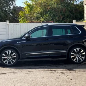 2017 Volkswagen Tiguan 2.0 TDI R-Line SUV 5dr Diesel DSG Euro 6 - Image 7