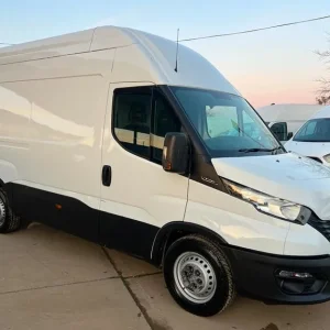 2021 Iveco Daily 2.3D HPI 14V 35S 3520 Panel Van 5dr Diesel Manual MWB High Roof Euro 6 - Image 2