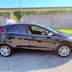 2016 Ford Fiesta 1.0 EcoBoost 5-door manual in black - Image 2