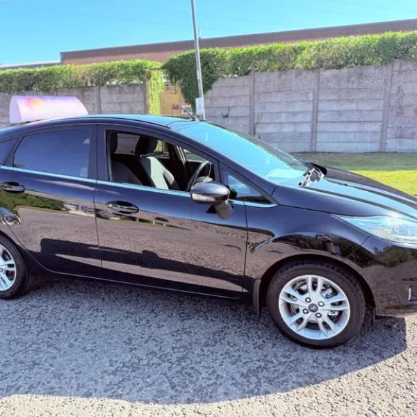 2016 Ford Fiesta 1.0 EcoBoost 5-door manual in black