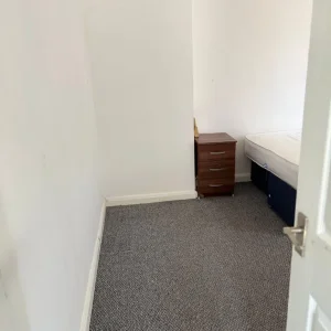 Double room to rent - Image 5