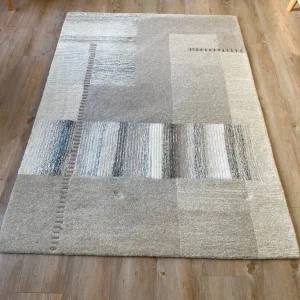 Natural coloured wool rug - Image 2