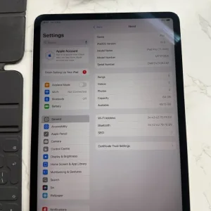 APPLE IPAD PRO 11 INCH 64GB WIFI SPACE GREY WITH APPLE KEYBOARD CASE - Image 3