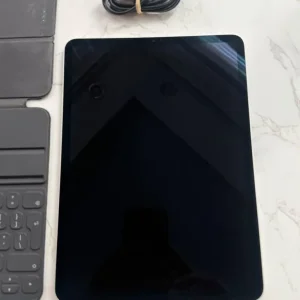 APPLE IPAD PRO 11 INCH 64GB WIFI SPACE GREY WITH APPLE KEYBOARD CASE - Image 4