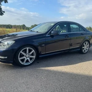 2012 Mercedes-Benz C250 CDI BlueEFFICIENCY Sport 4-door Auto - Image 2