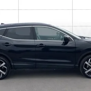2018 Nissan Qashqai 1.5 dCi Tekna 5-door Diesel Hatchback - Image 4