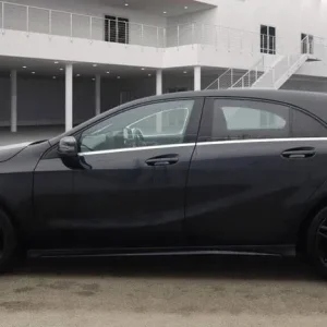 2017 Mercedes-Benz A Class 1.5 A180d AMG Line 7G-DCT Euro 6 (s/s) 5dr Hatchback - Image 4