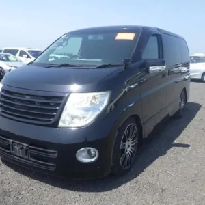 2009 Nissan Elgrand 2.5 Highway Star – Heated Black Leather Seats, Twin Power Doors, 8MP Camera - Image 2