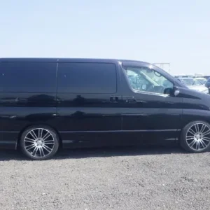 2009 Nissan Elgrand 2.5 Highway Star – Heated Black Leather Seats, Twin Power Doors, 8MP Camera - Image 4