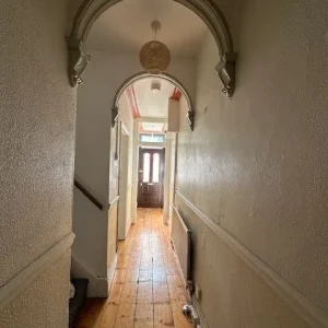 LARGE VICTORIAN 3 BEDROOM HOUSE IN HASLEMERE, WAVERLEY - Image 2