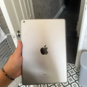 6th Gen iPad - Image 5