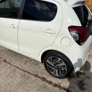 Peugeot 108 108 Allure 2016 5-door manual hatchback - Image 3